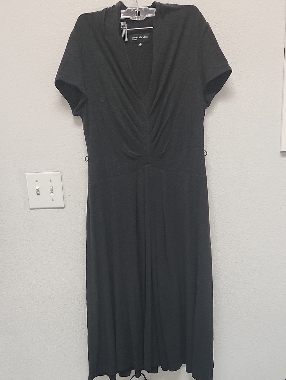 Jones New York Black V-Neck Short Sleeve Midi Dress